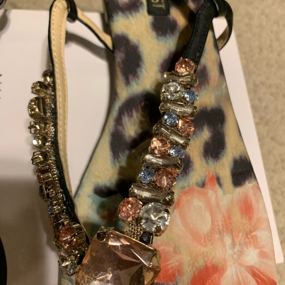 EUC Nine West embellished sandals - size 10.5m - Picture 5 of 7